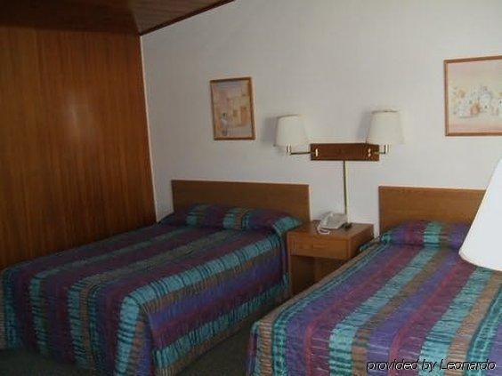 Budget Host Melody Lane Motel