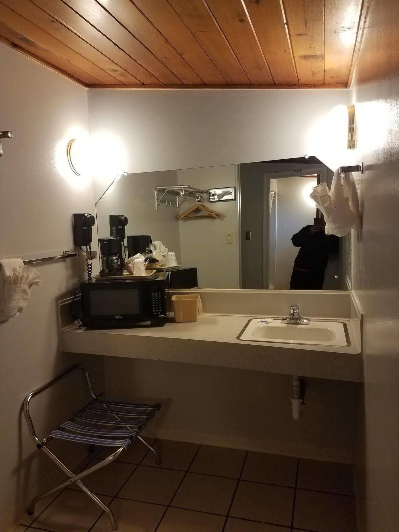 Budget Host Melody Lane Motel