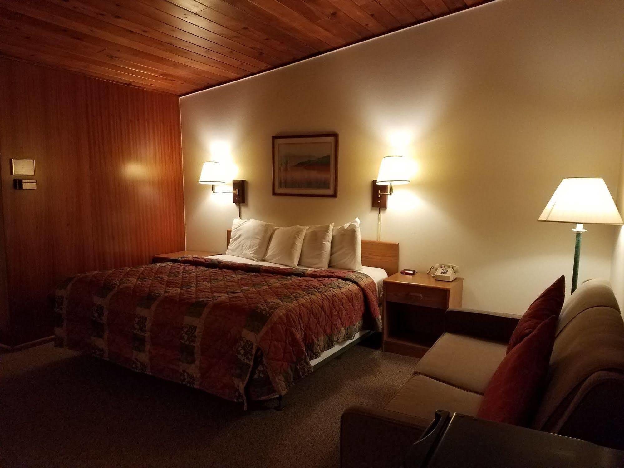 Budget Host Melody Lane Motel 4*